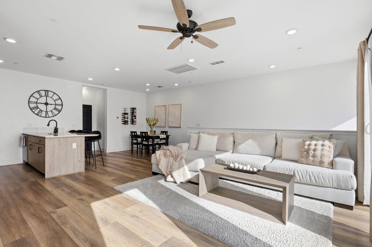 555 N Citadel Ln, Clovis, CA 93611