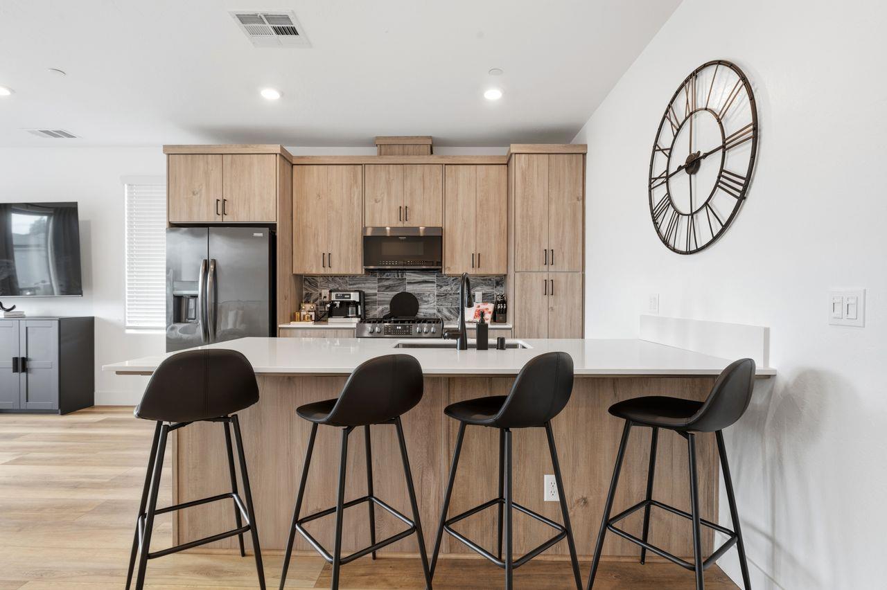 555 N Citadel Ln, Clovis, CA 93611