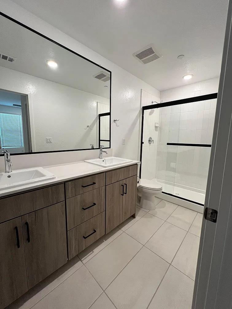 555 N Citadel Ln, Clovis, CA 93611