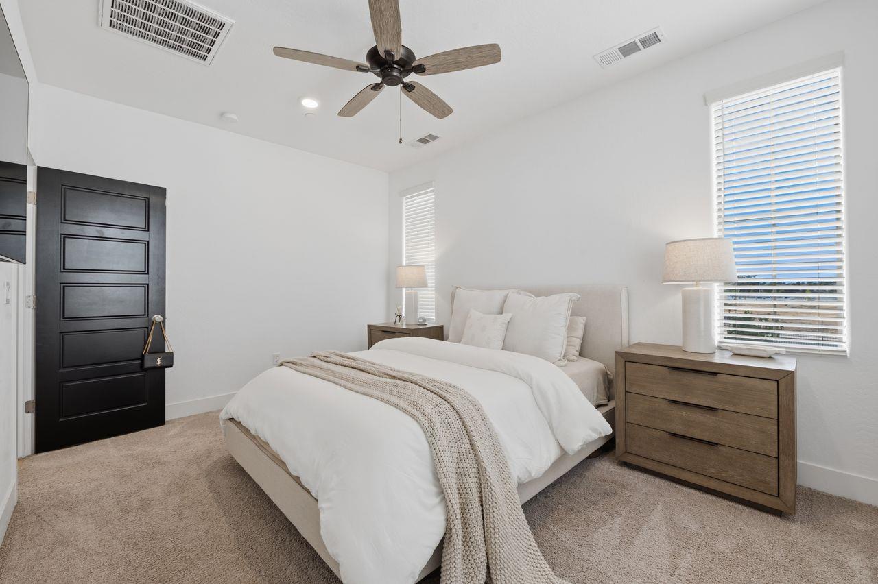 555 N Citadel Ln, Clovis, CA 93611