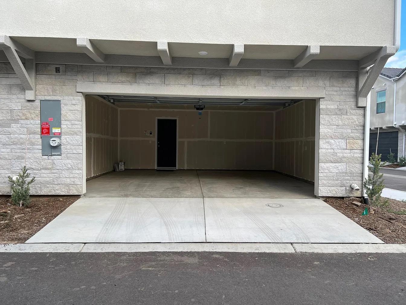 555 N Citadel Ln, Clovis, CA 93611