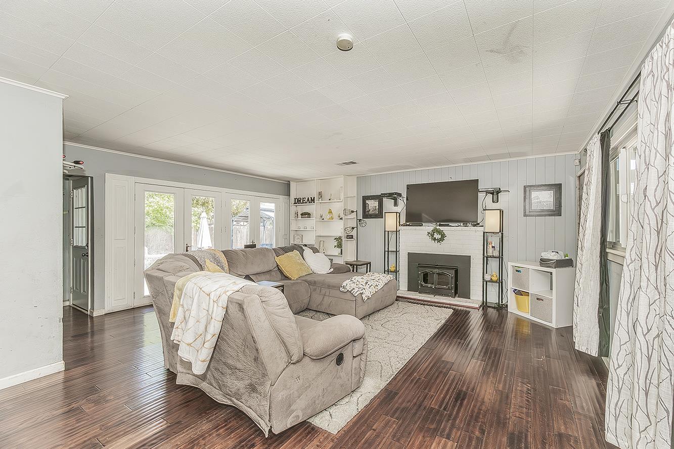 2937 E Willis Ave, Fresno, CA 93726