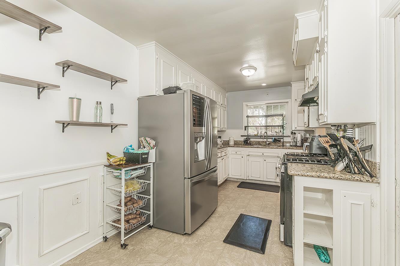 2937 E Willis Ave, Fresno, CA 93726