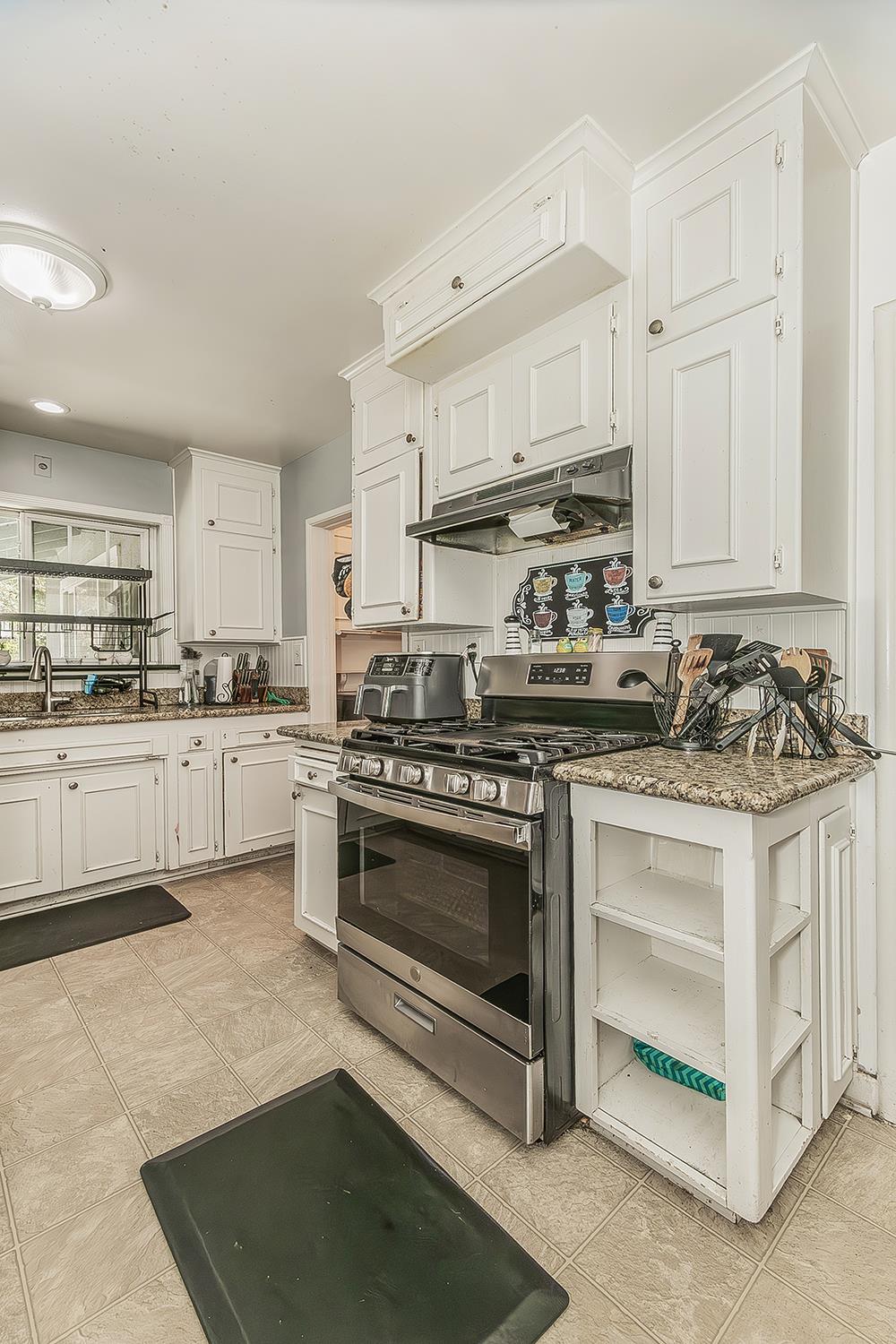 2937 E Willis Ave, Fresno, CA 93726