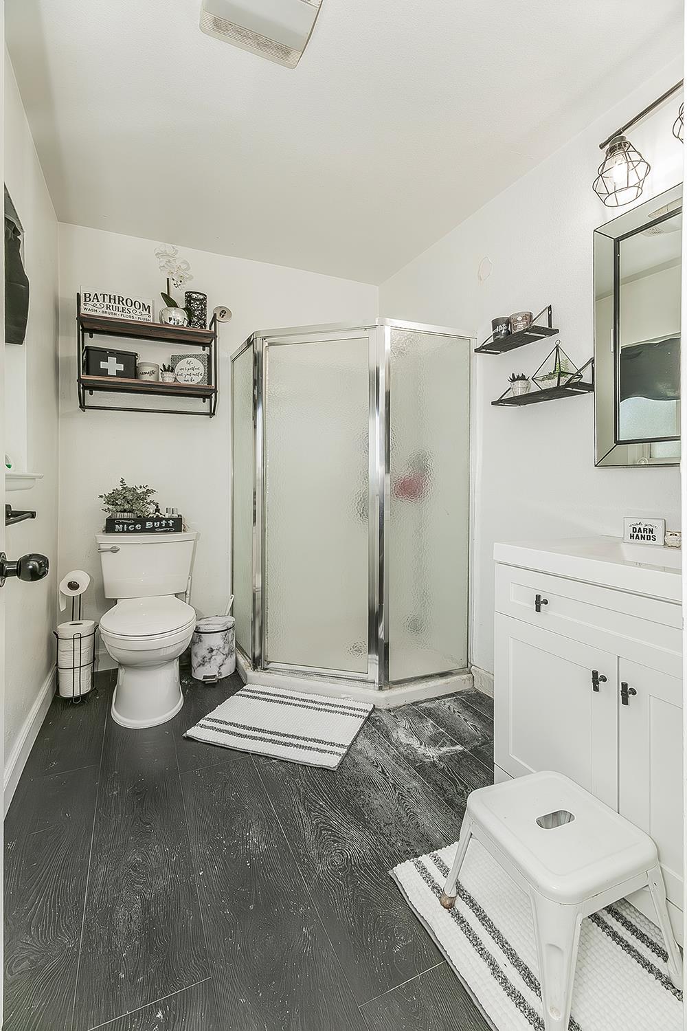 2937 E Willis Ave, Fresno, CA 93726