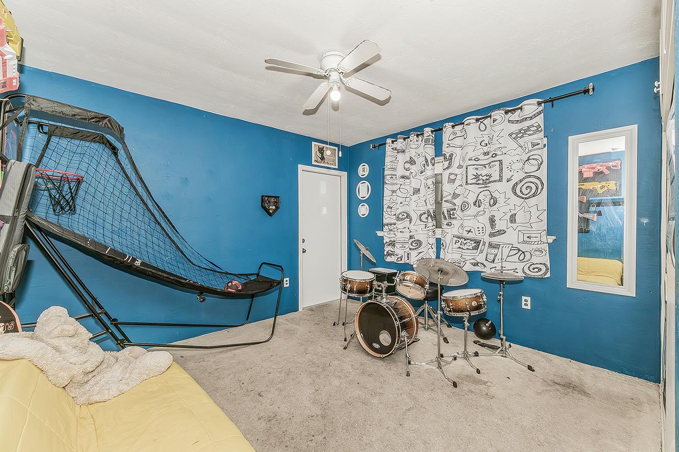 2937 E Willis Ave, Fresno, CA 93726