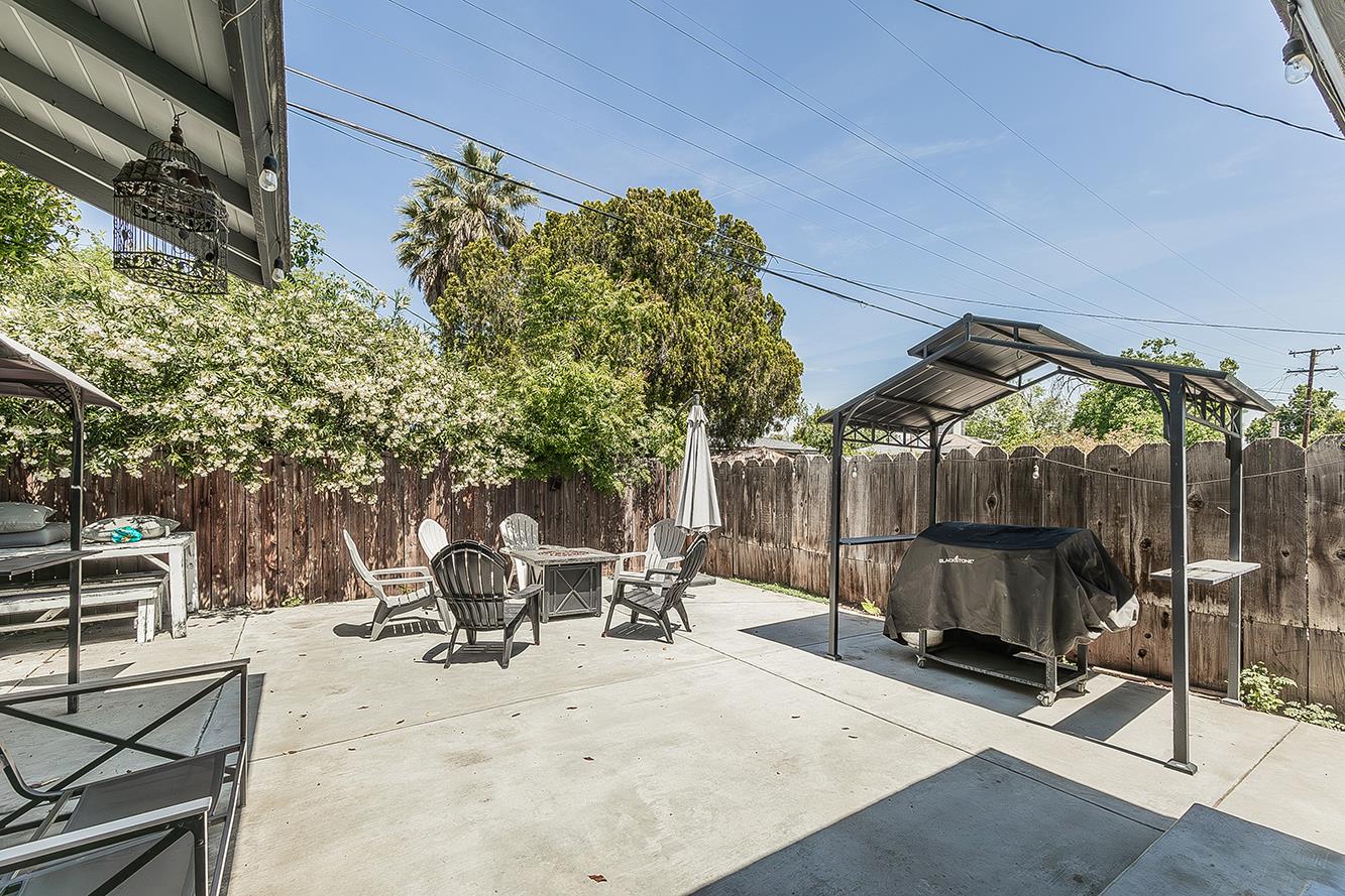 2937 E Willis Ave, Fresno, CA 93726