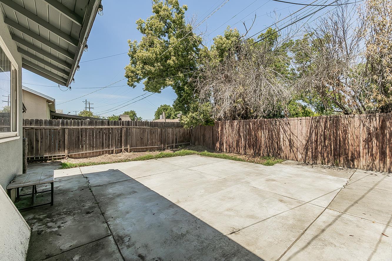 2937 E Willis Ave, Fresno, CA 93726