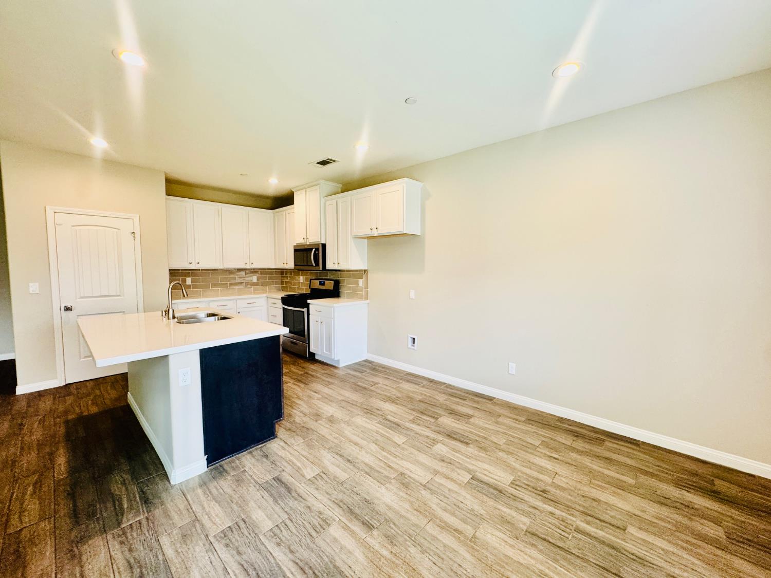 8504 Kowa St, Bakersfield, CA 93314