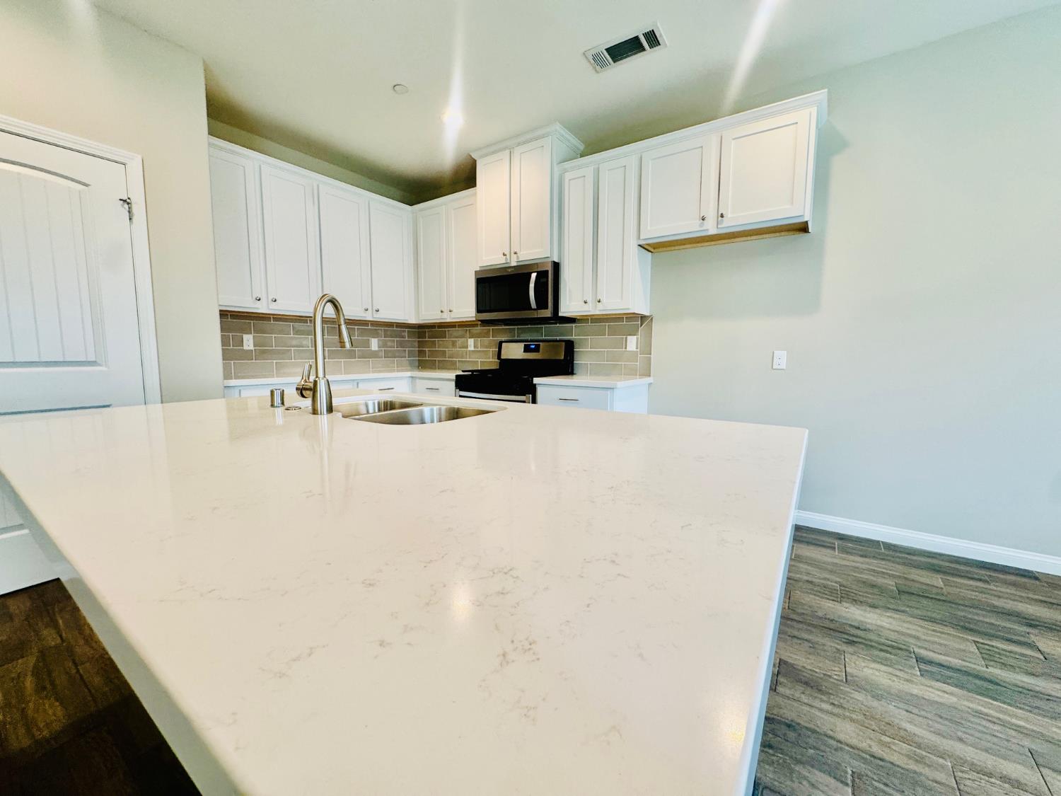 8504 Kowa St, Bakersfield, CA 93314