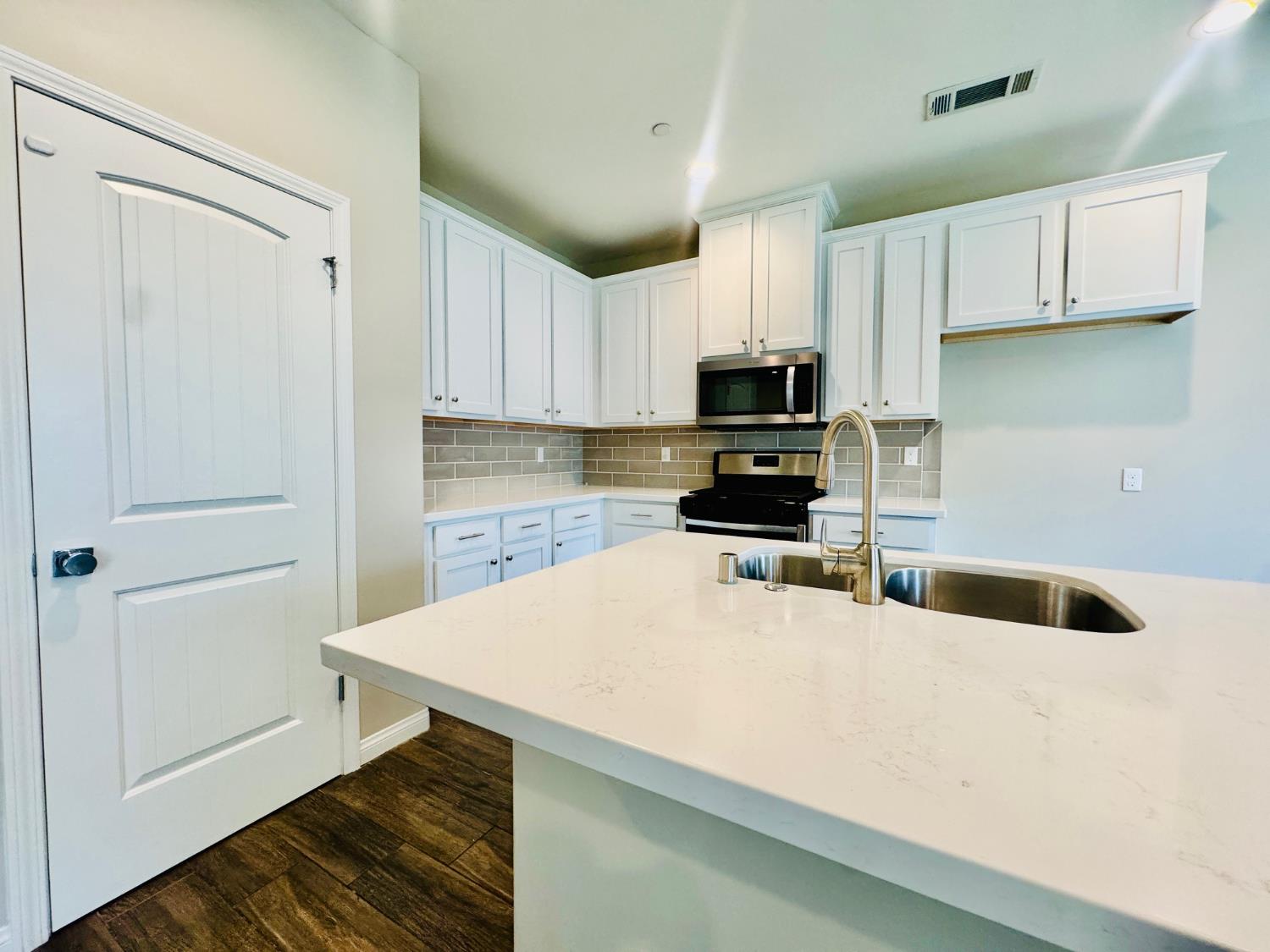 8504 Kowa St, Bakersfield, CA 93314