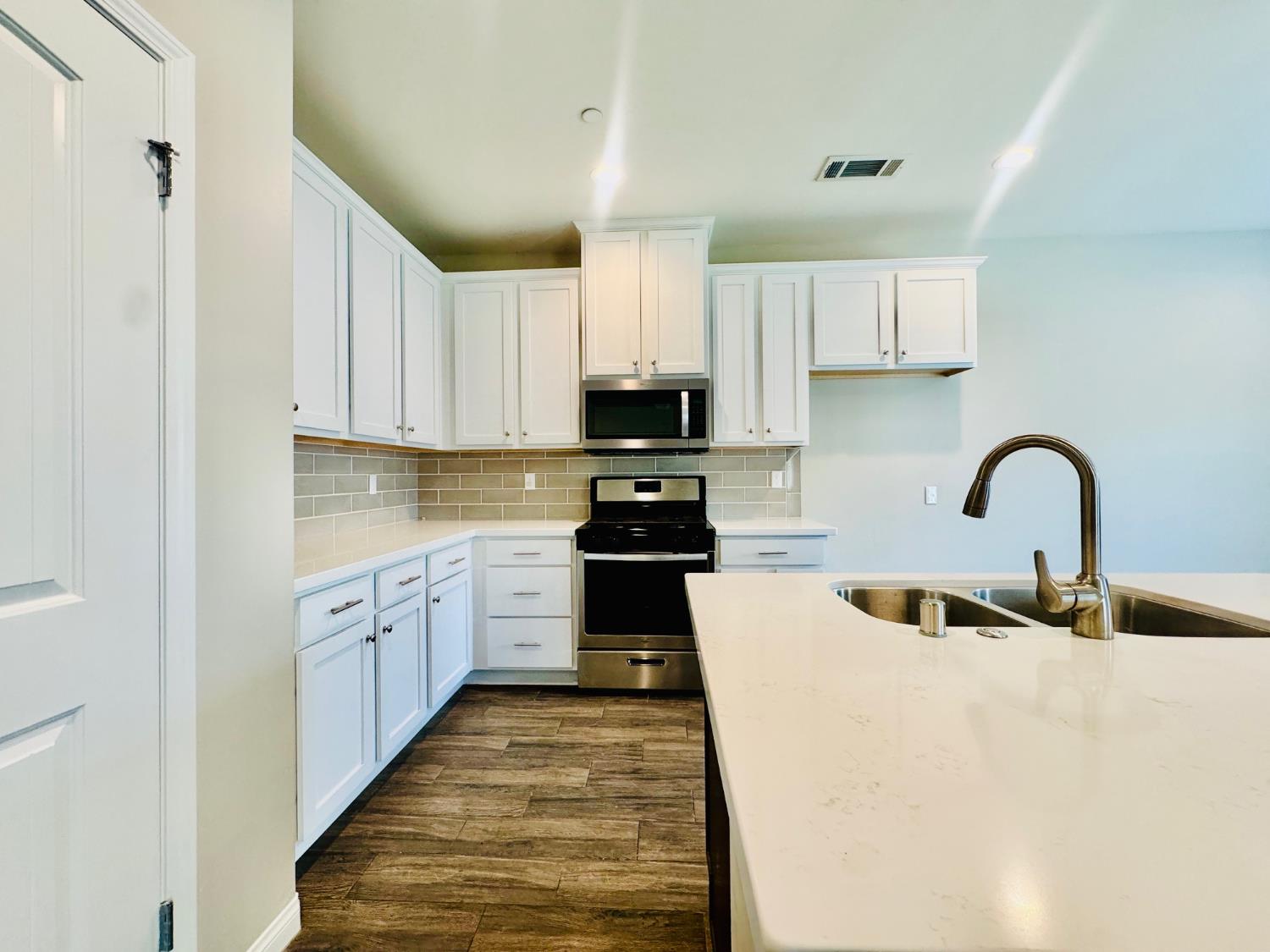 8504 Kowa St, Bakersfield, CA 93314