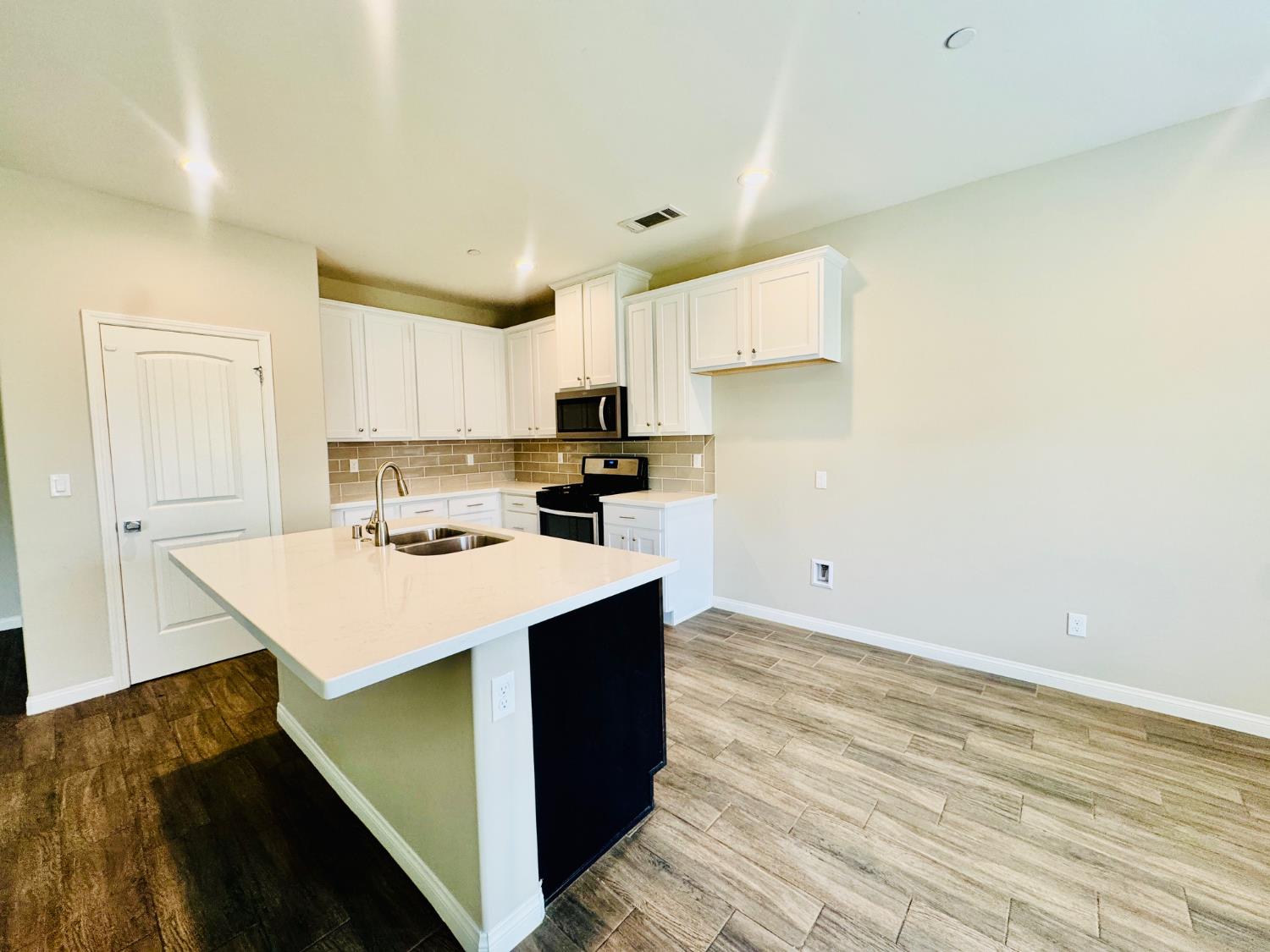 8504 Kowa St, Bakersfield, CA 93314