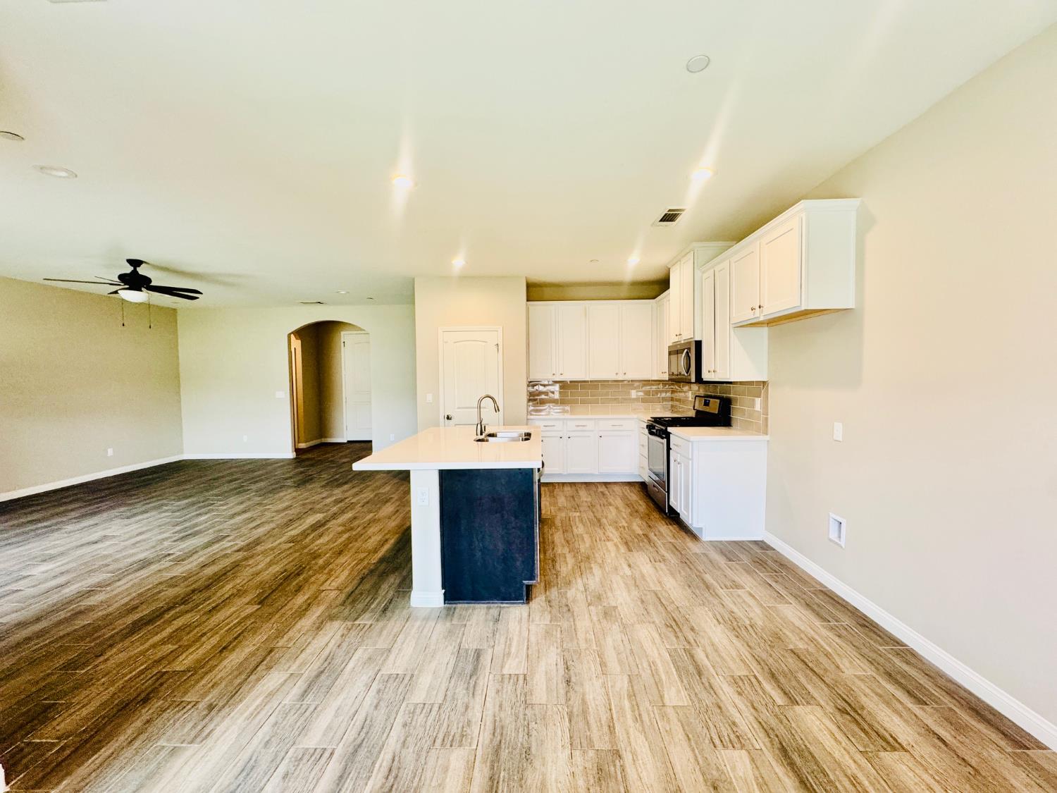 8504 Kowa St, Bakersfield, CA 93314