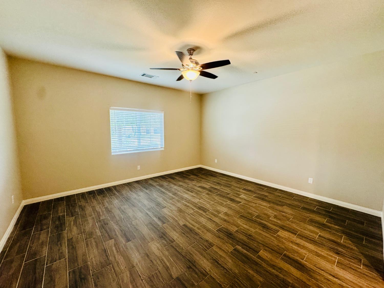 8504 Kowa St, Bakersfield, CA 93314