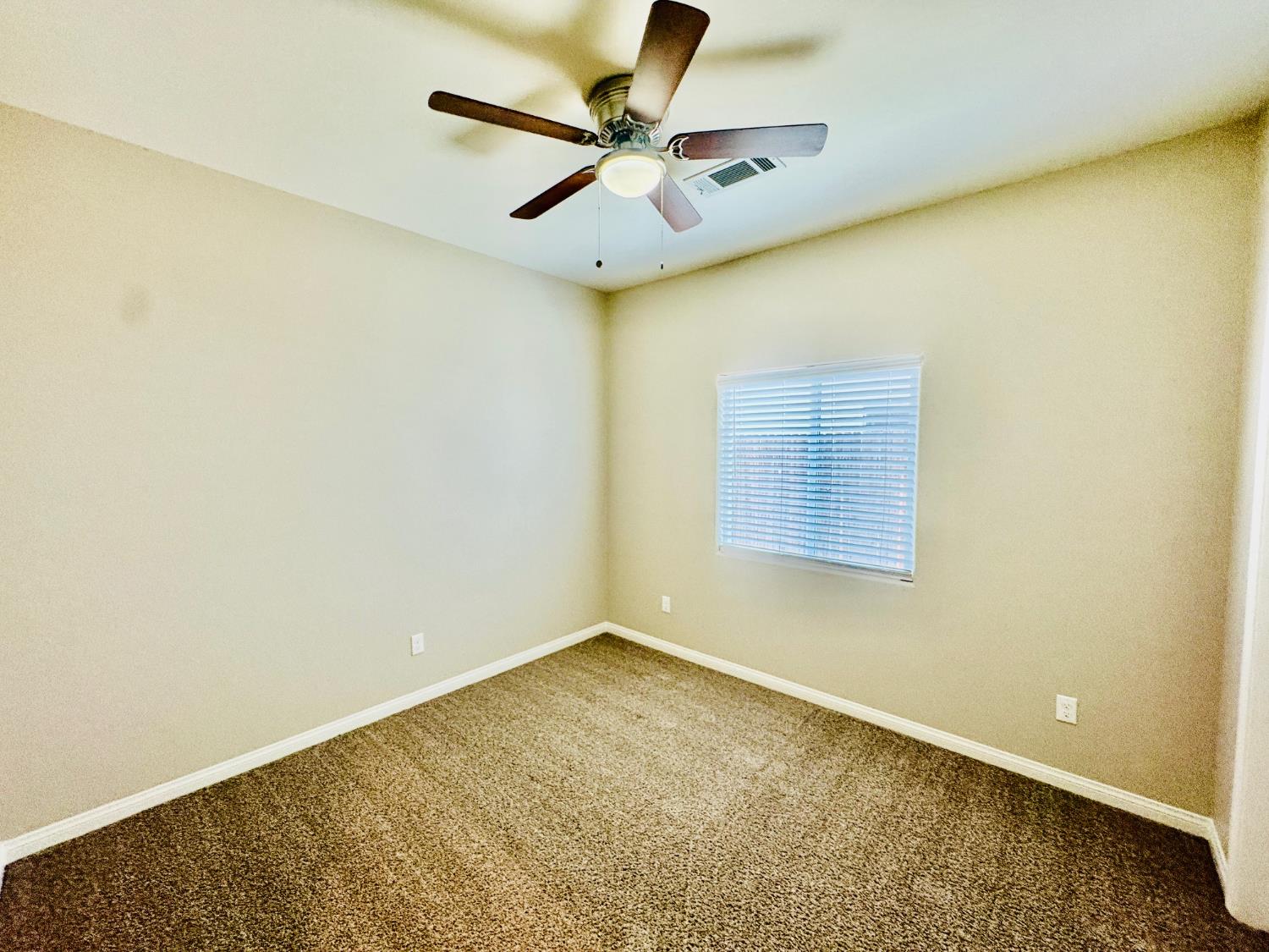 8504 Kowa St, Bakersfield, CA 93314