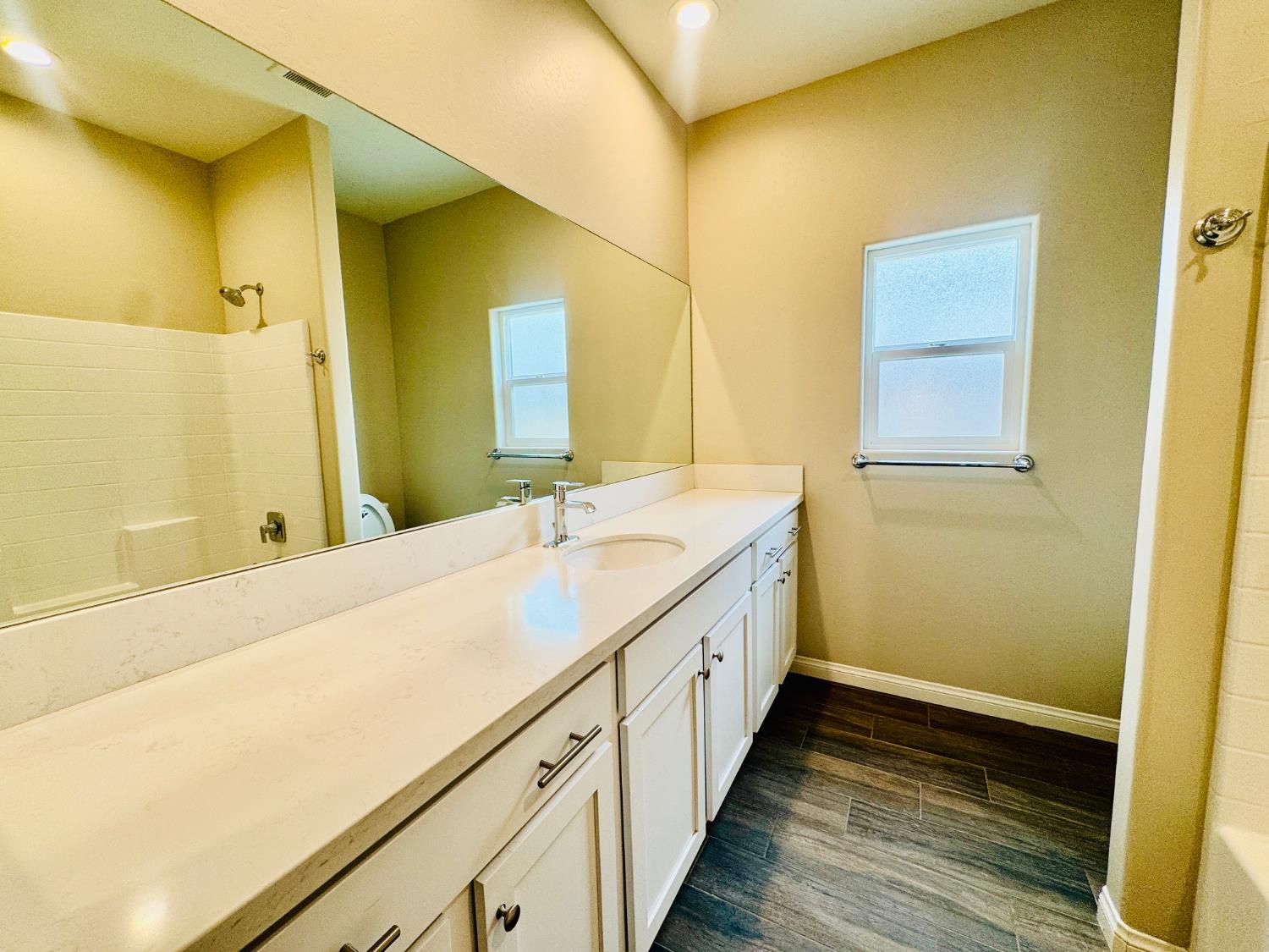 8504 Kowa St, Bakersfield, CA 93314