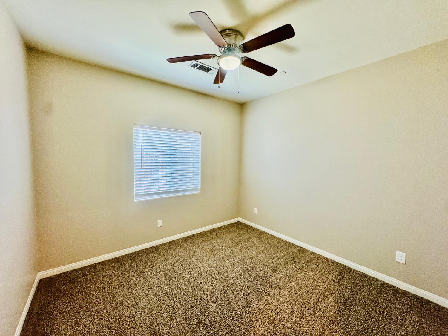 8504 Kowa St, Bakersfield, CA 93314