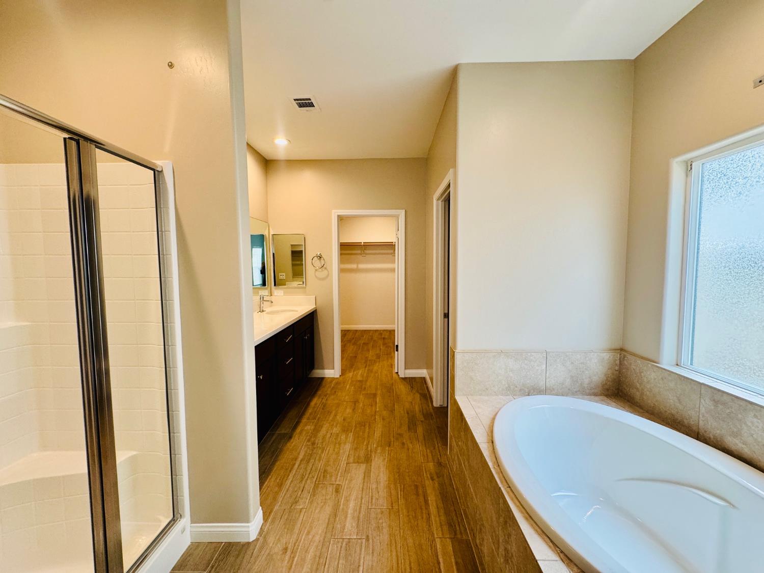 8512 Kowa St, Bakersfield, CA 93314