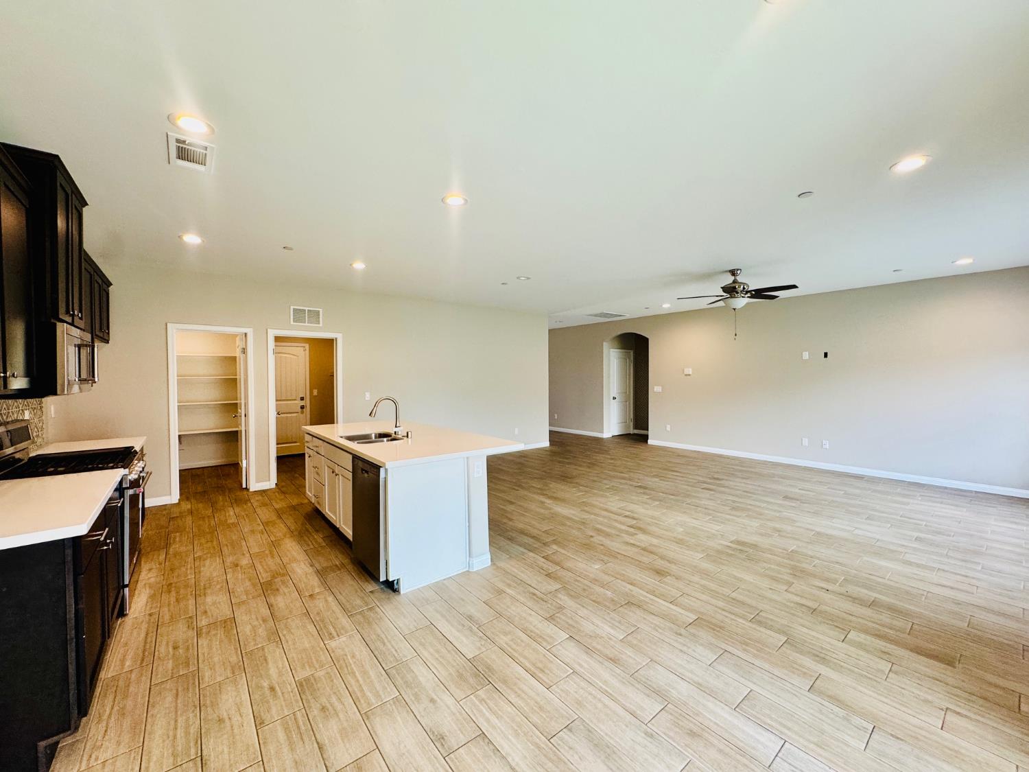 8512 Kowa St, Bakersfield, CA 93314