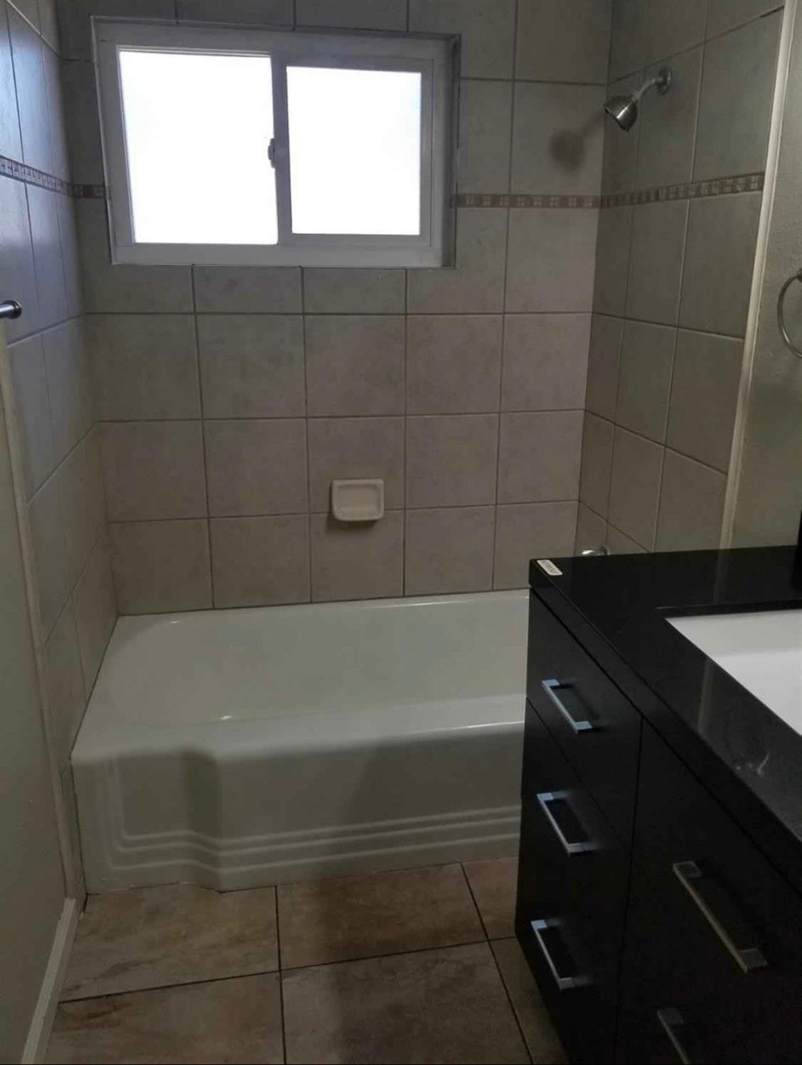 814 W Vassar Ave, Fresno, CA 93705