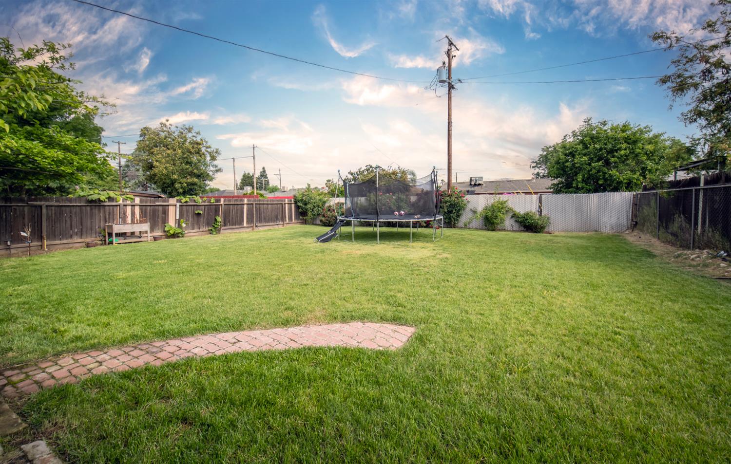 814 W Vassar Ave, Fresno, CA 93705