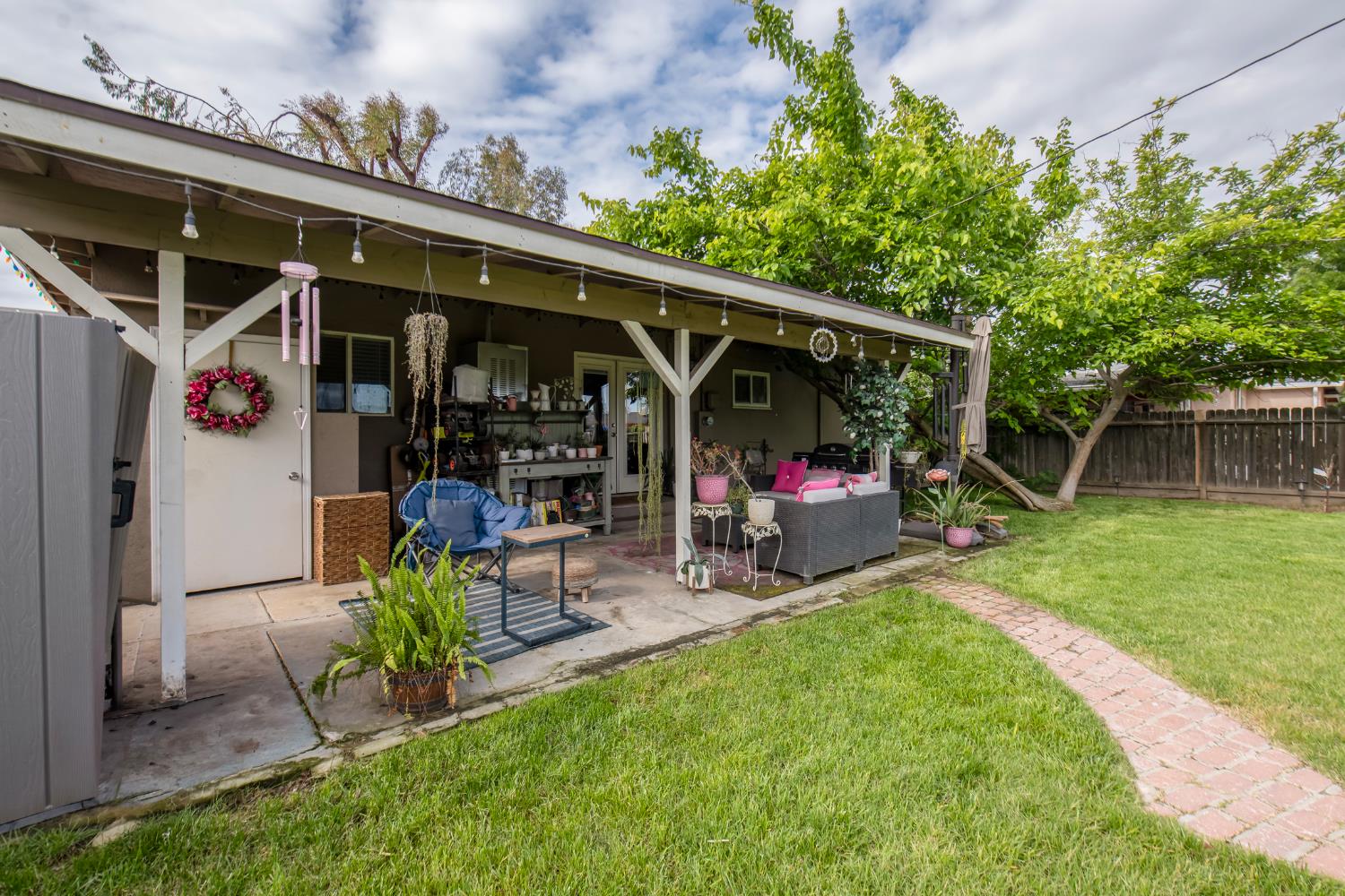 814 W Vassar Ave, Fresno, CA 93705