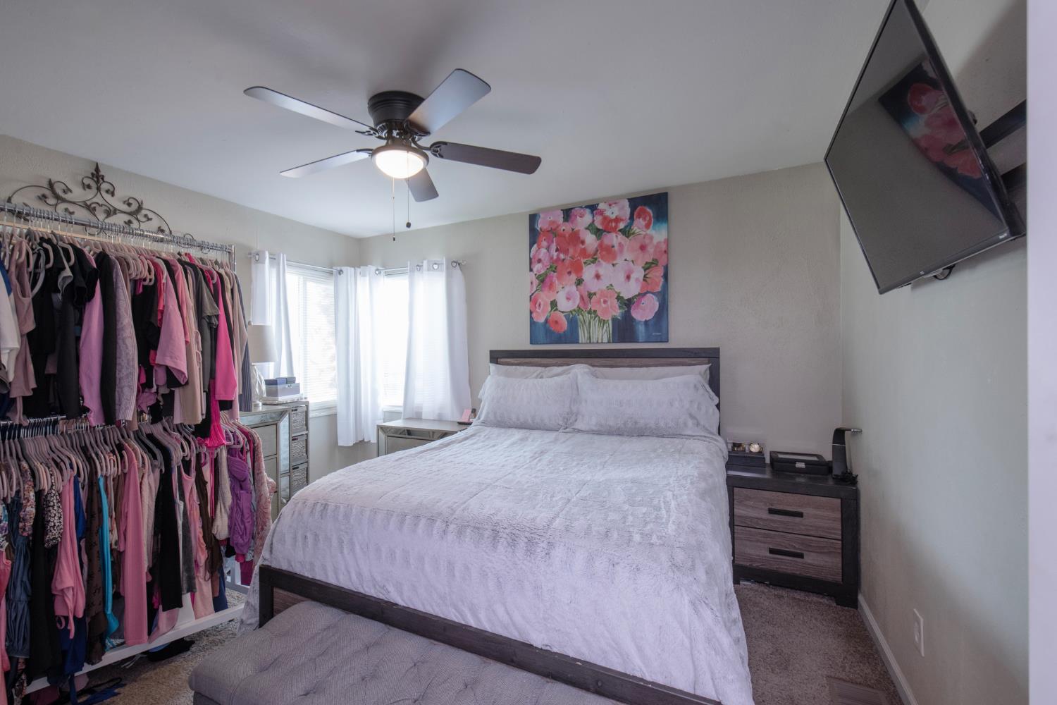 814 W Vassar Ave, Fresno, CA 93705