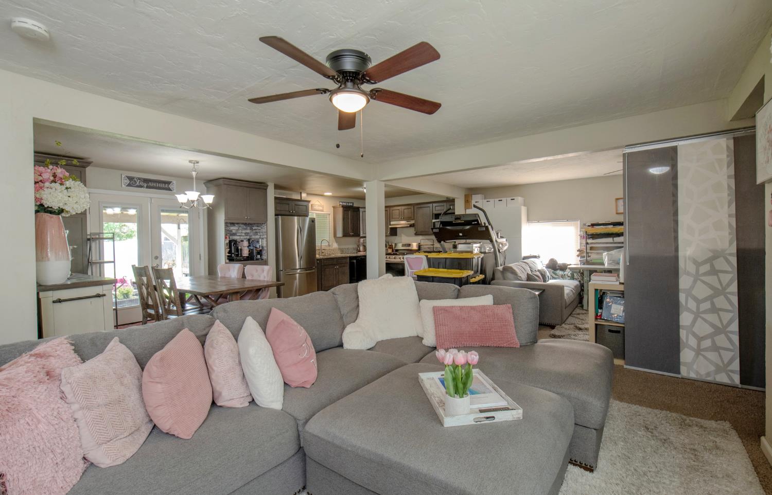814 W Vassar Ave, Fresno, CA 93705