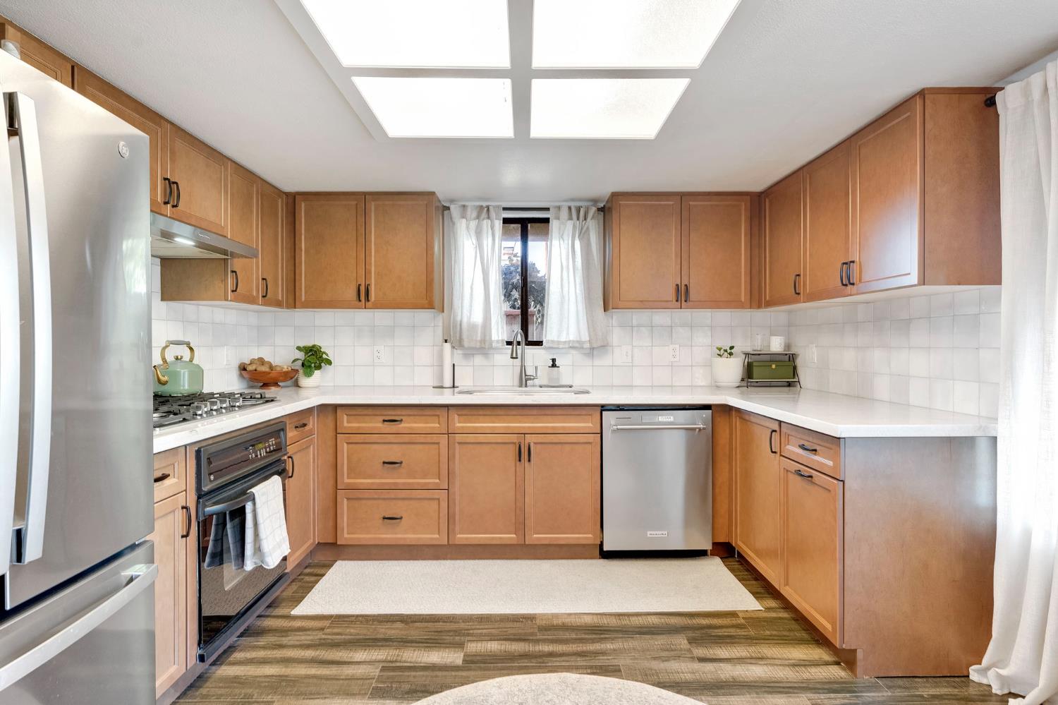 42 McKelvy Ave, Clovis, CA 93611