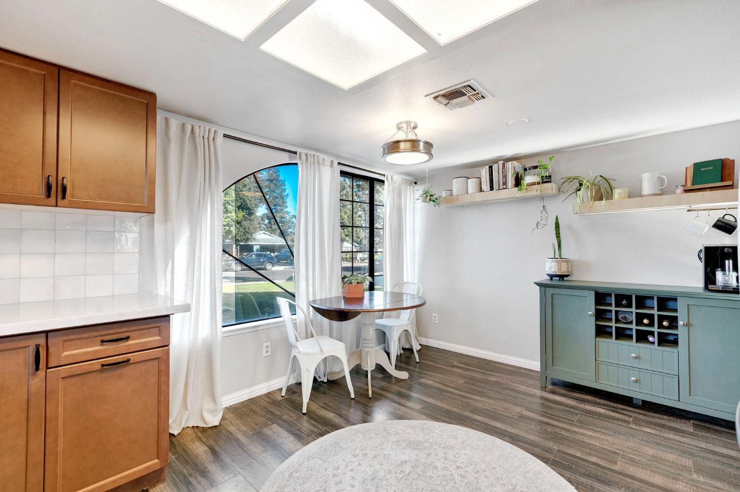 42 McKelvy Ave, Clovis, CA 93611