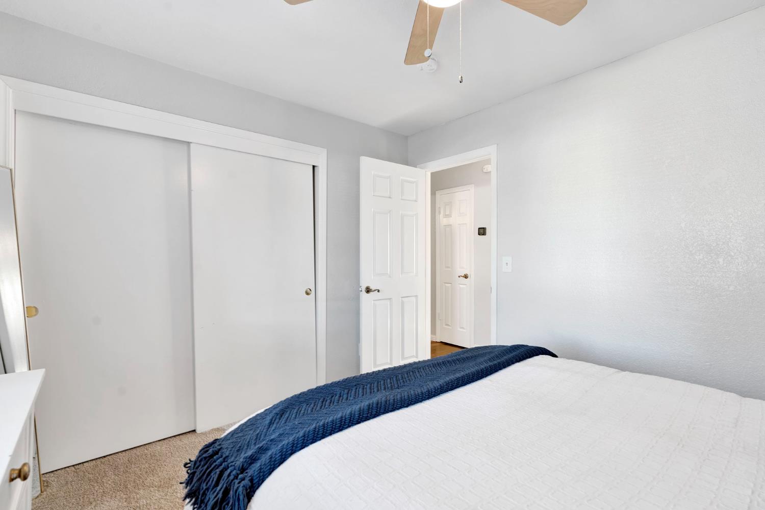 42 McKelvy Ave, Clovis, CA 93611