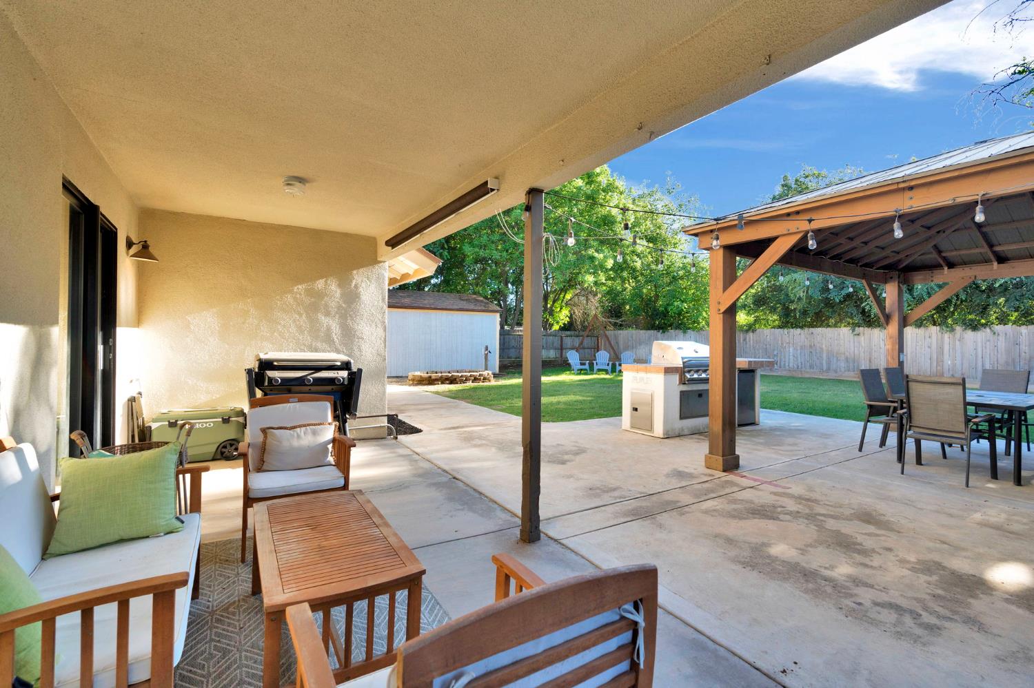 42 McKelvy Ave, Clovis, CA 93611