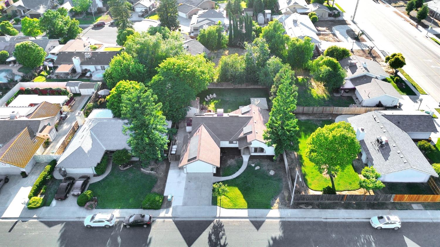 42 McKelvy Ave, Clovis, CA 93611