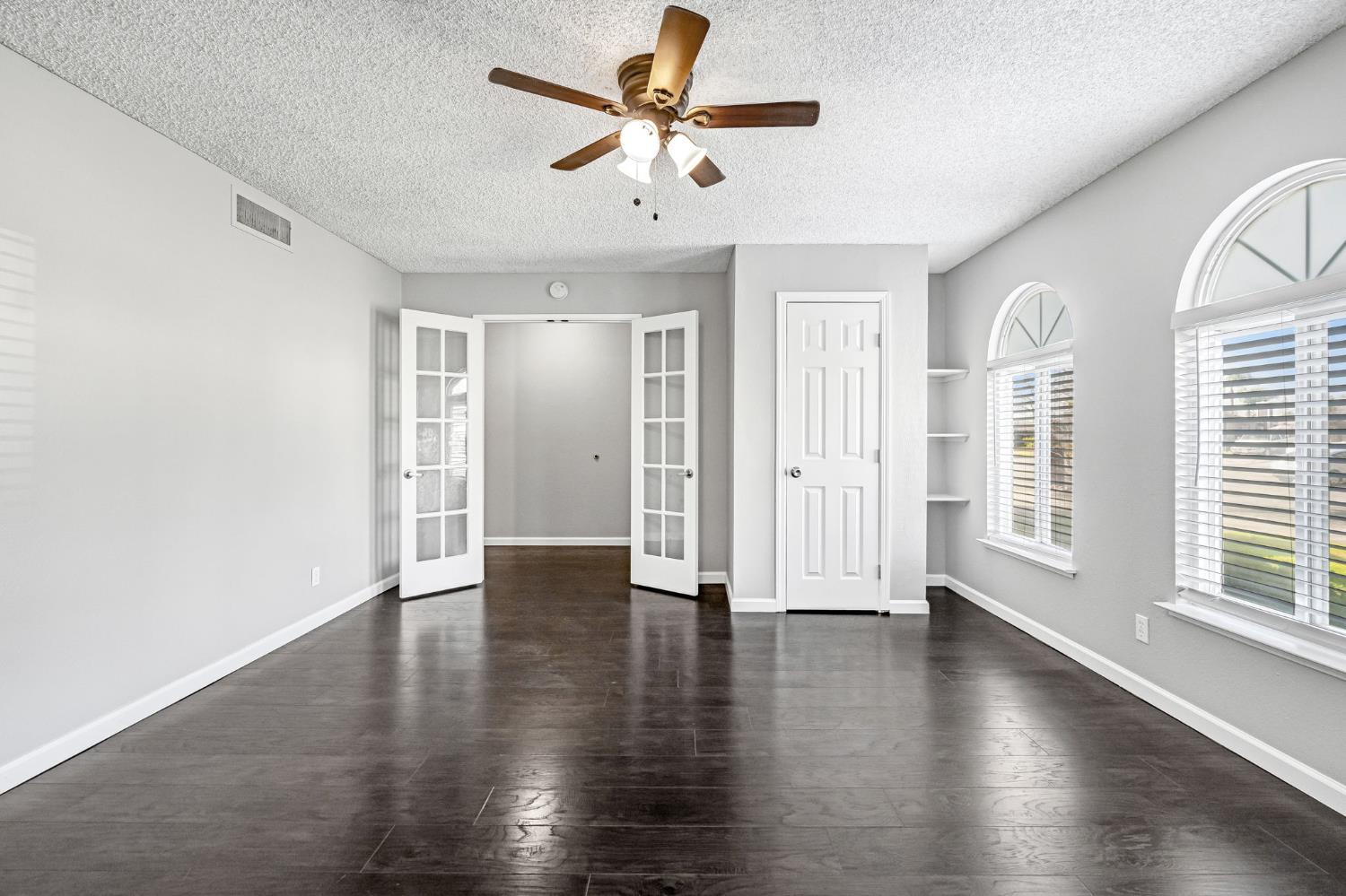 5306 N Carlsbad Ave, Fresno, CA 93722