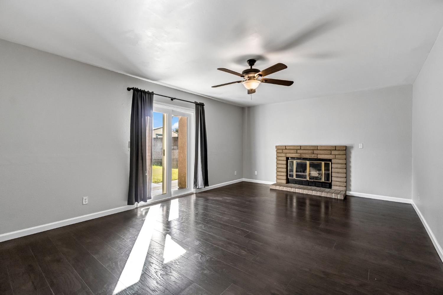 5306 N Carlsbad Ave, Fresno, CA 93722