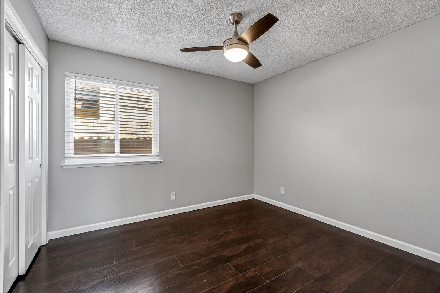 5306 N Carlsbad Ave, Fresno, CA 93722