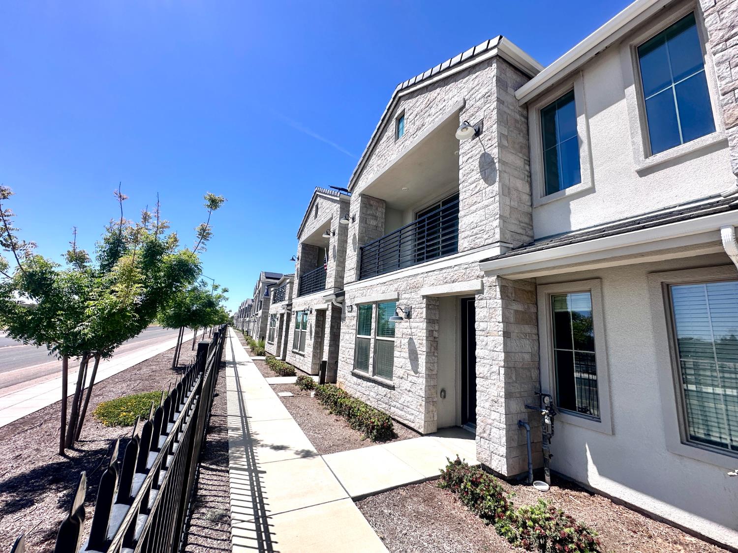 478 Mahogany Ln, Clovis, CA 93611