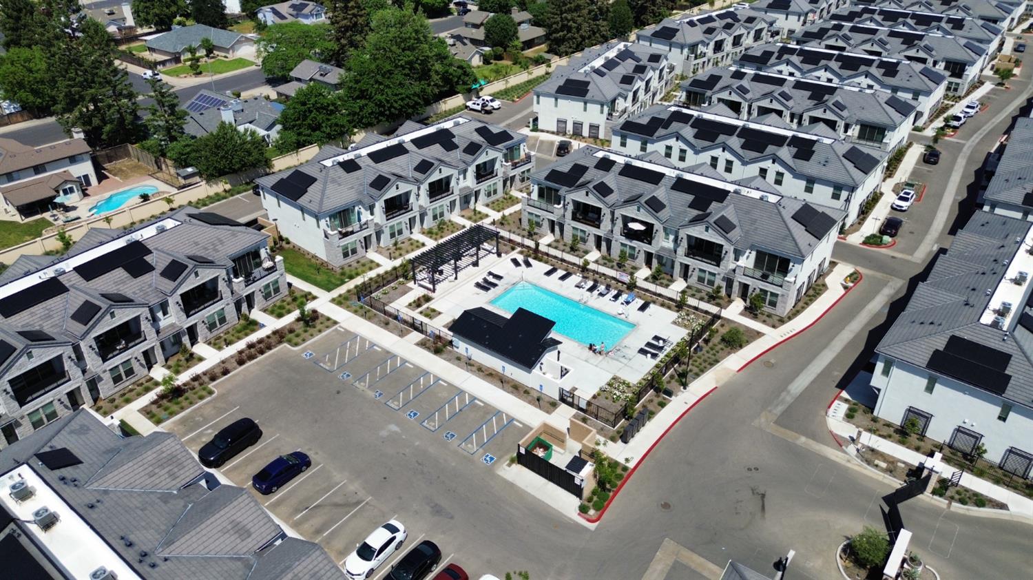 478 Mahogany Ln, Clovis, CA 93611