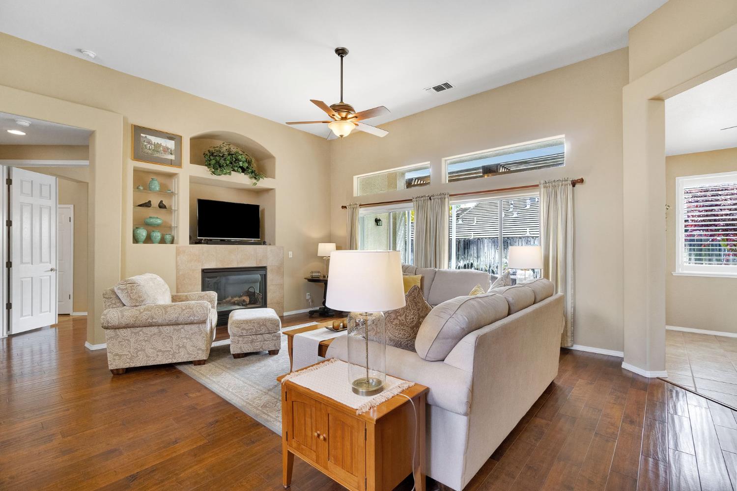 6074 W El Paso Ave, Fresno, CA 93722