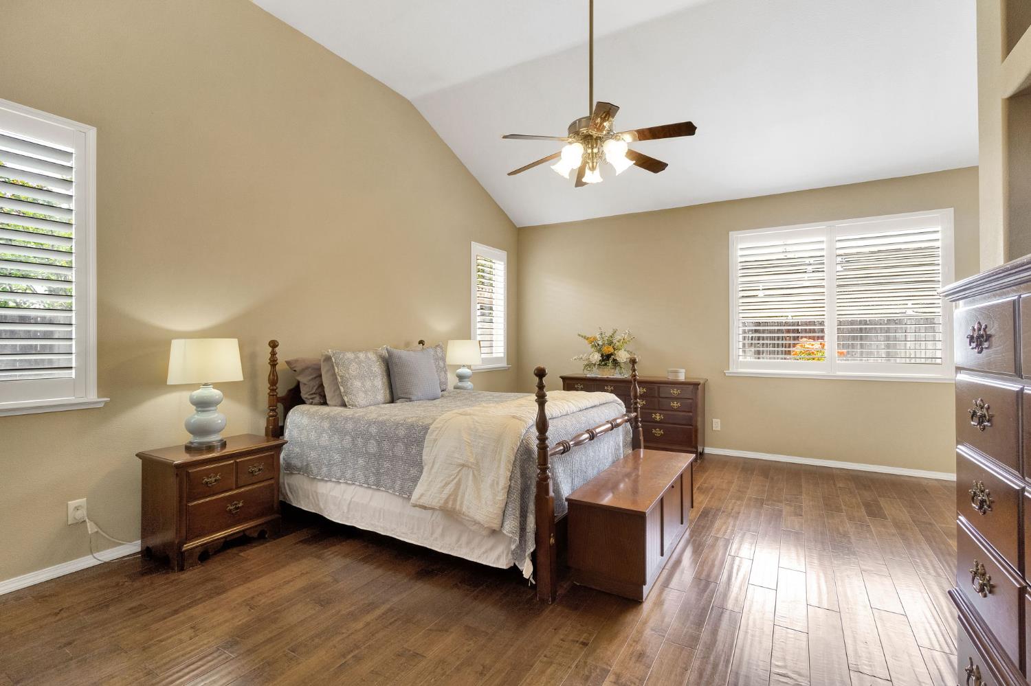 6074 W El Paso Ave, Fresno, CA 93722