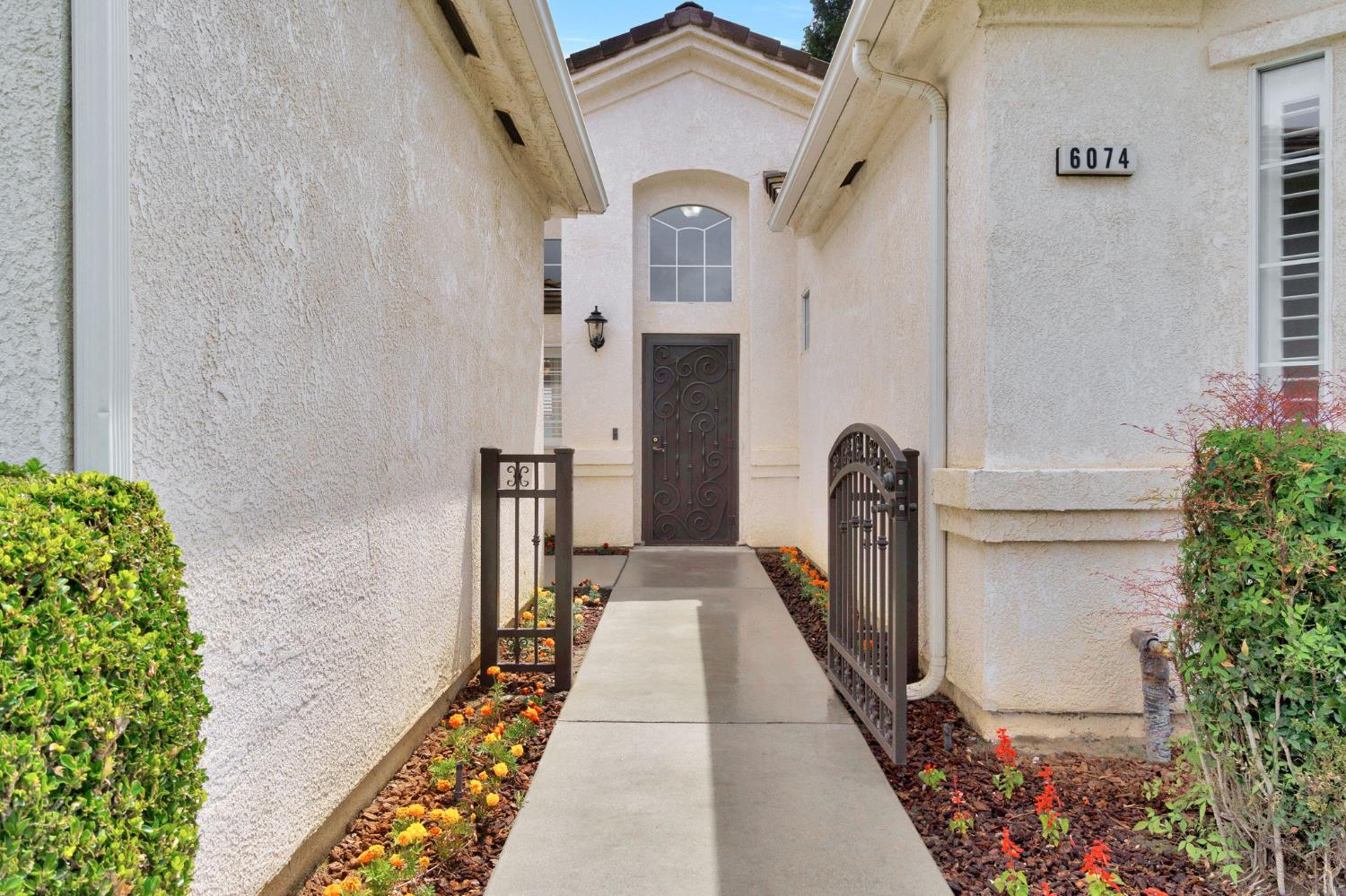 6074 W El Paso Ave, Fresno, CA 93722