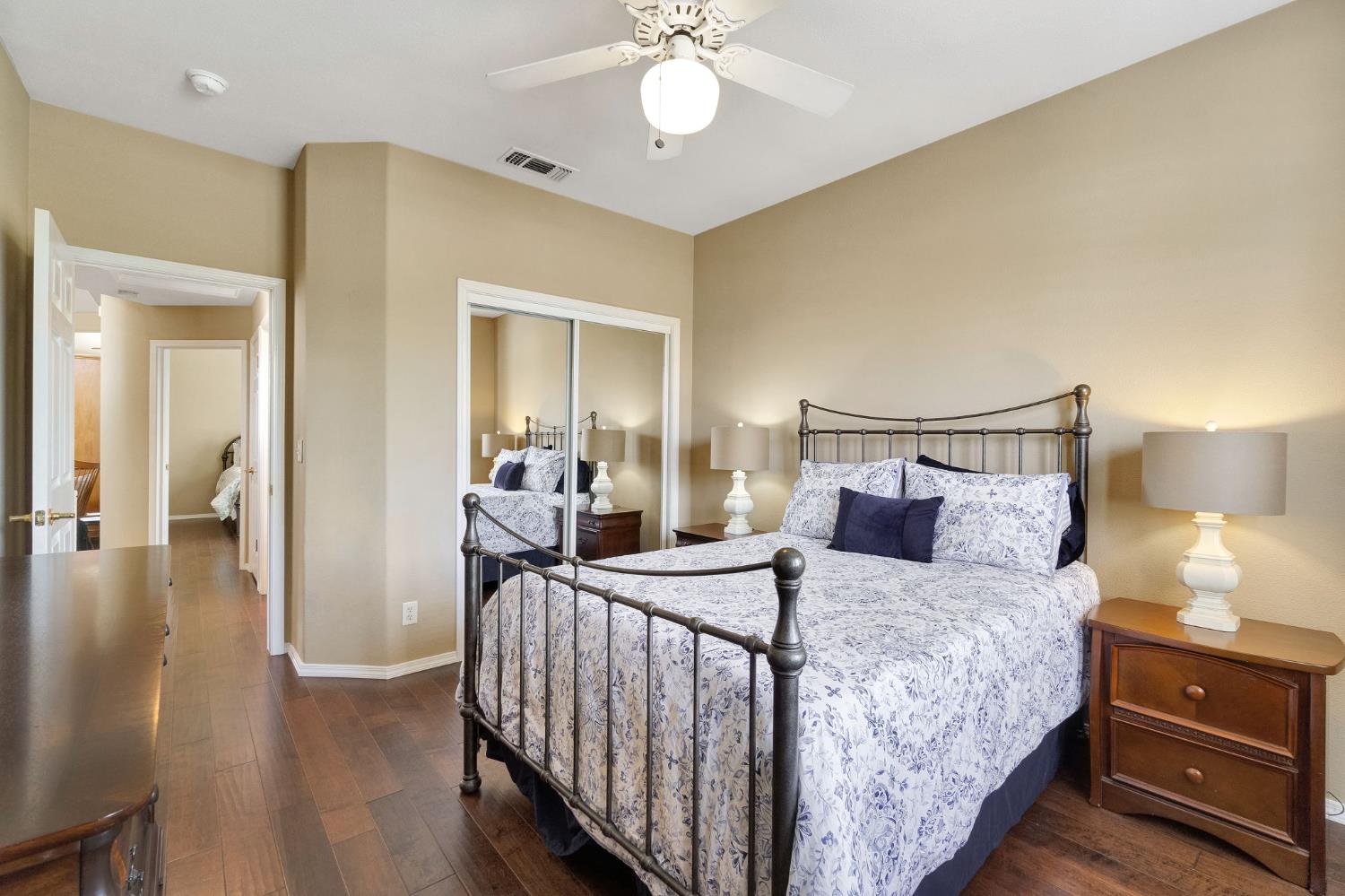 6074 W El Paso Ave, Fresno, CA 93722
