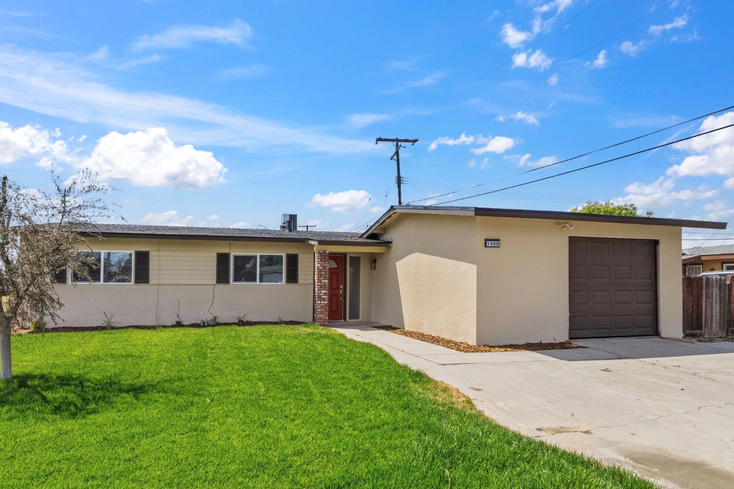 1406 Bengston Ave, Hanford, CA 93230