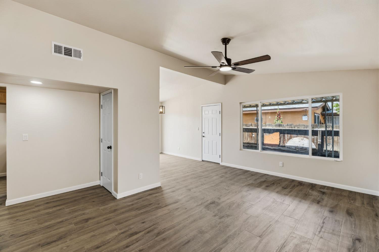 1406 Bengston Ave, Hanford, CA 93230