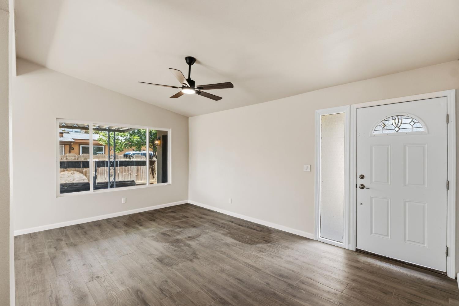 1406 Bengston Ave, Hanford, CA 93230