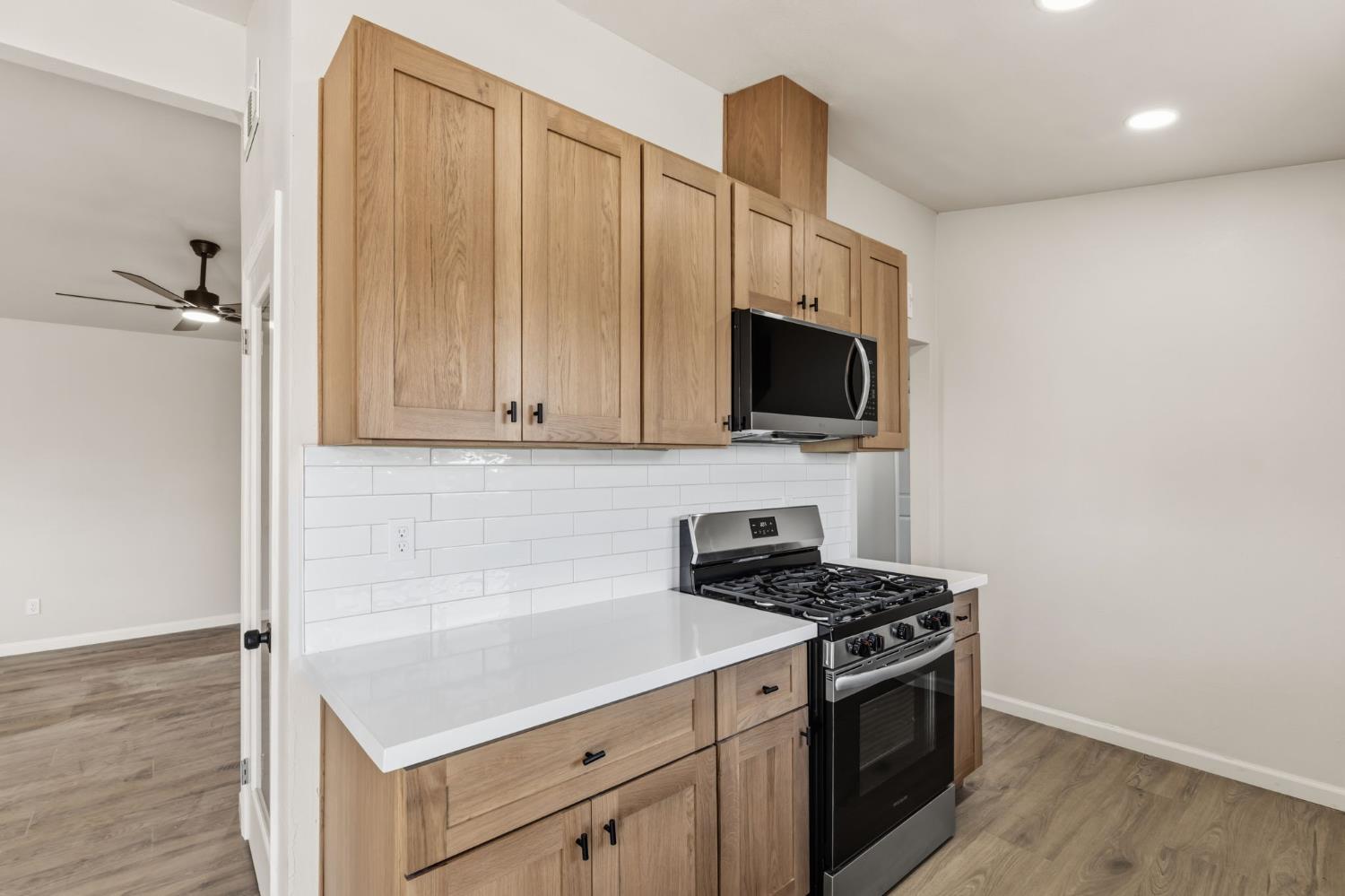 1406 Bengston Ave, Hanford, CA 93230