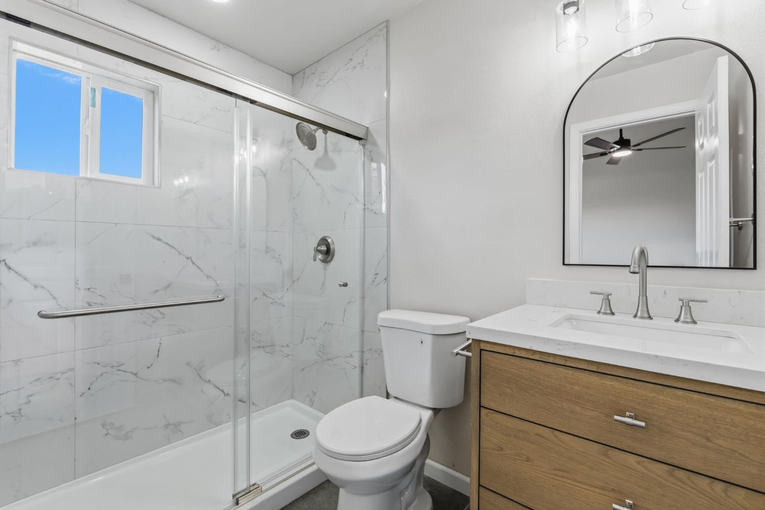 1406 Bengston Ave, Hanford, CA 93230