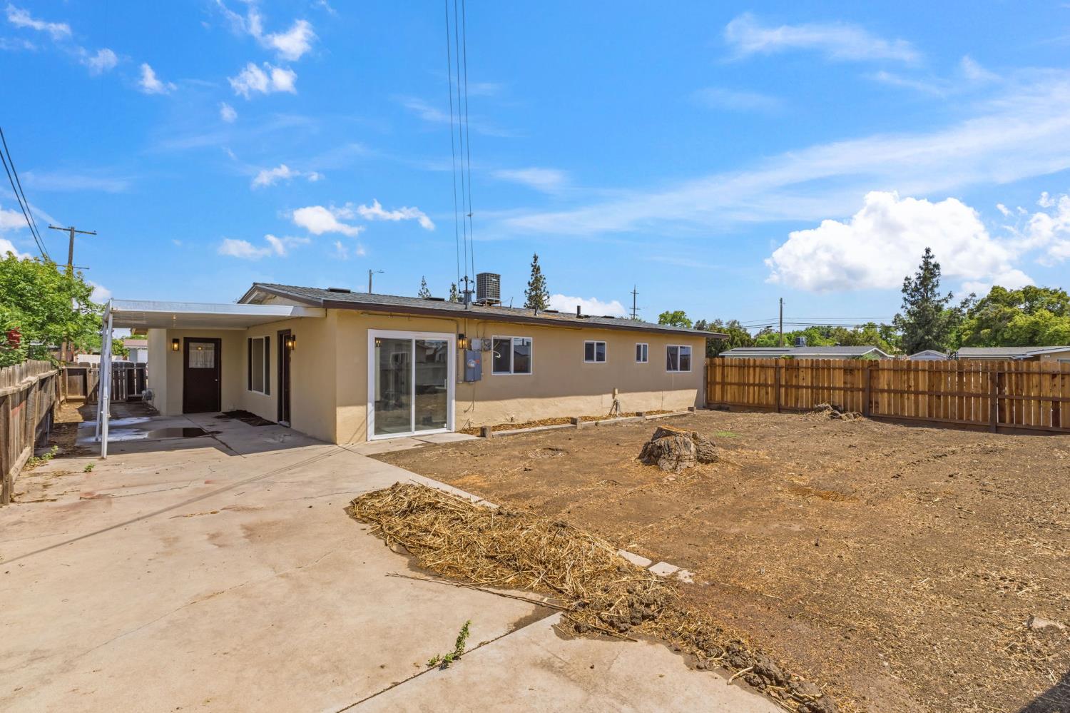 1406 Bengston Ave, Hanford, CA 93230