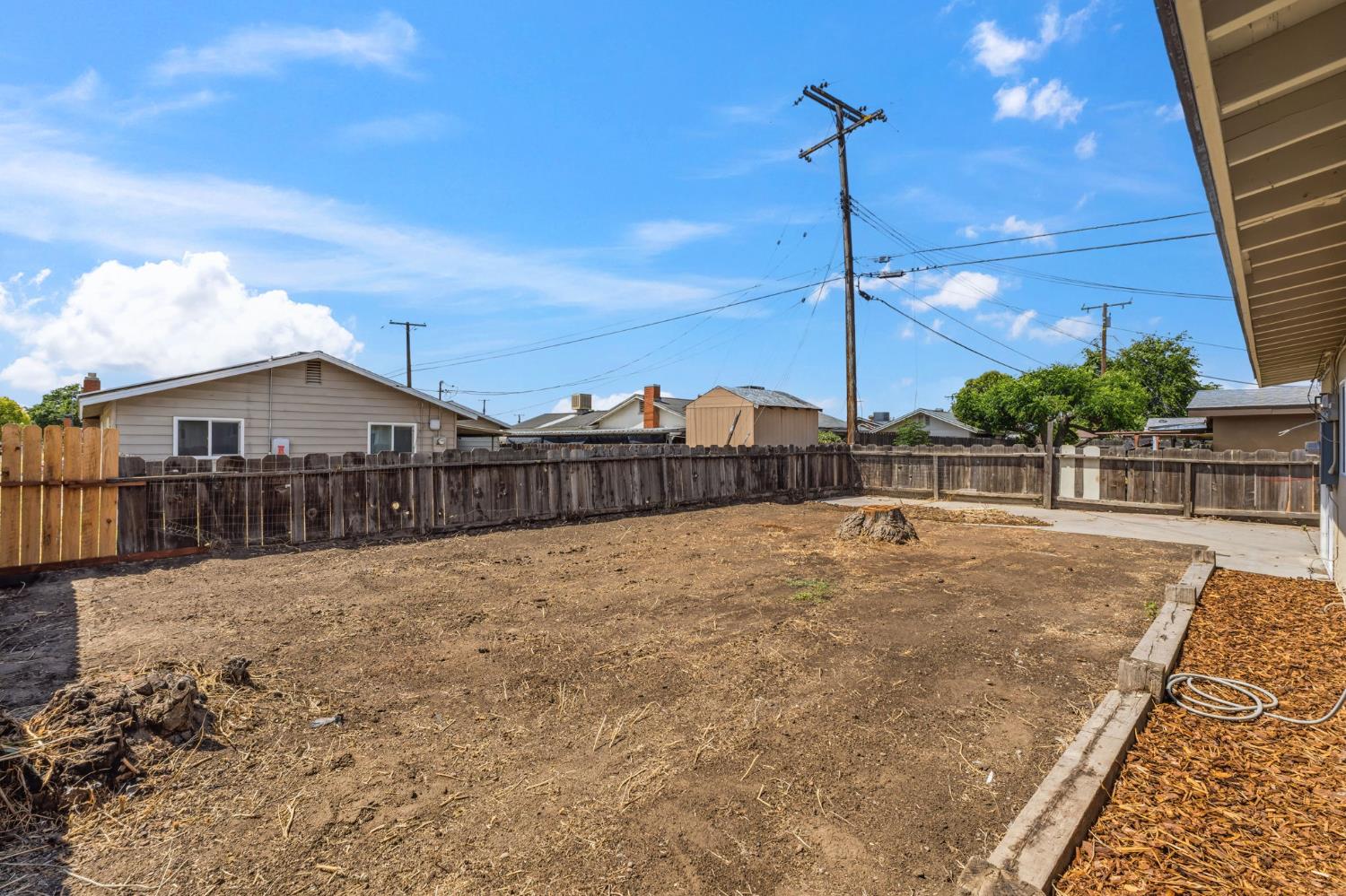 1406 Bengston Ave, Hanford, CA 93230